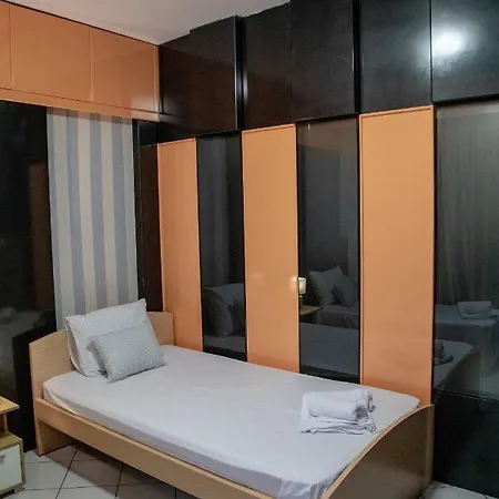 Christine's Downtown Apartament